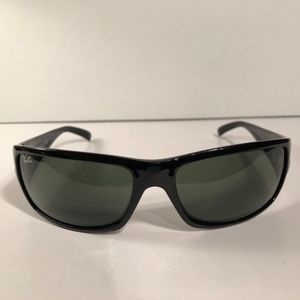 Ray-Ban 4057